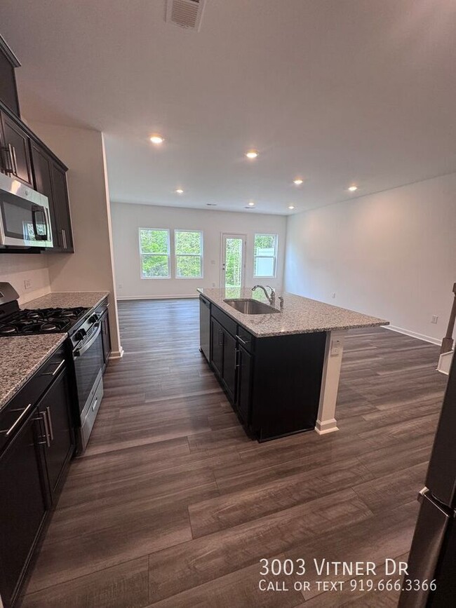 Building Photo - 3003 Vitner Dr