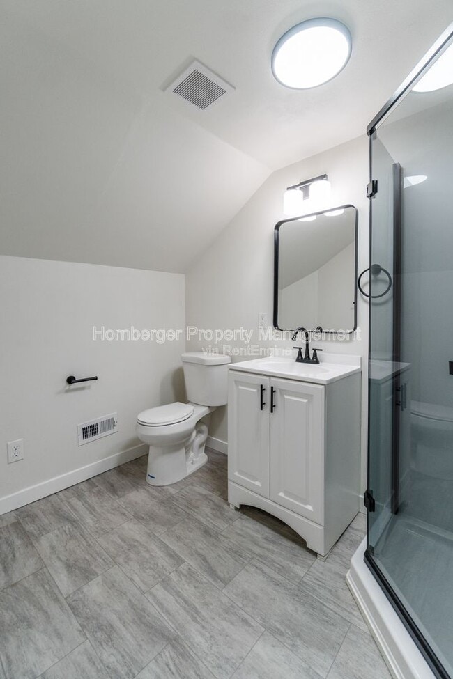 Building Photo - 1909 S Garden Springs Rd