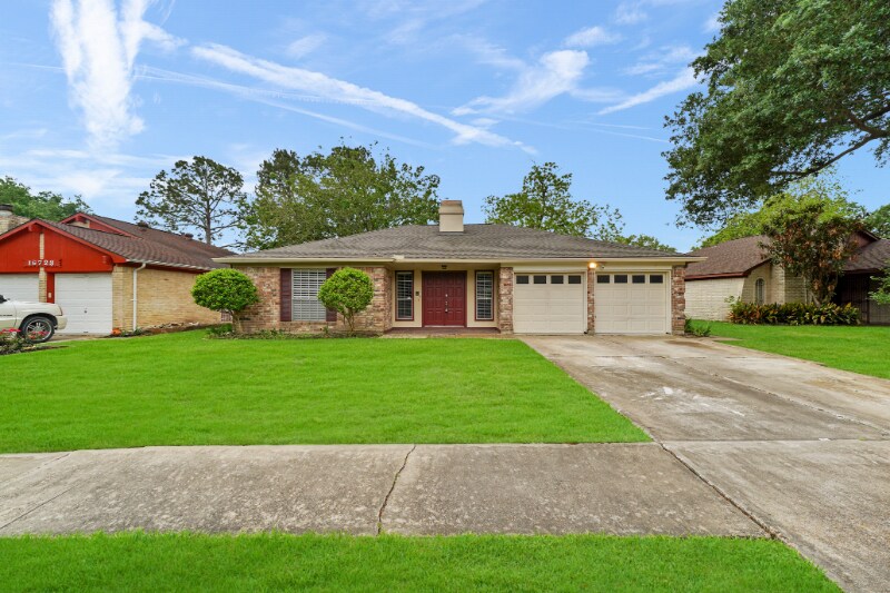Primary Photo - 16727 Royal Mile Ln