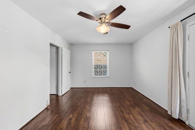 Building Photo - 5534 Beverly Hill St