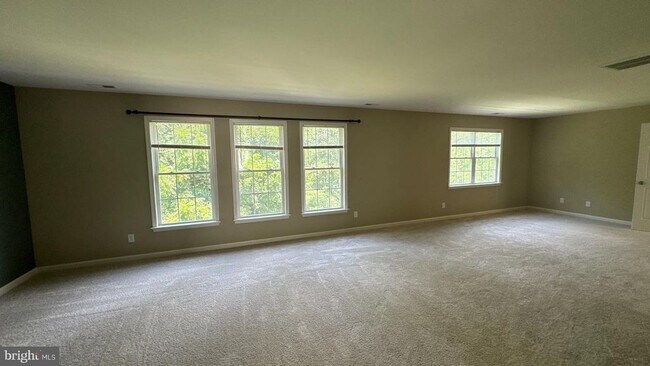 Building Photo - 4165 Tiber Falls Dr