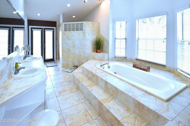 Building Photo - 101 Island Grove Dr