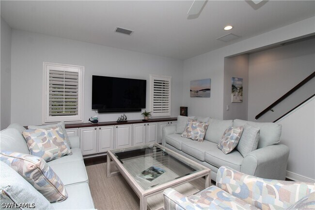 Building Photo - 2150 Marina Dr