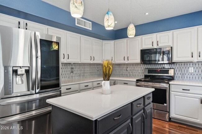 Building Photo - 3241 S Horizon Pl