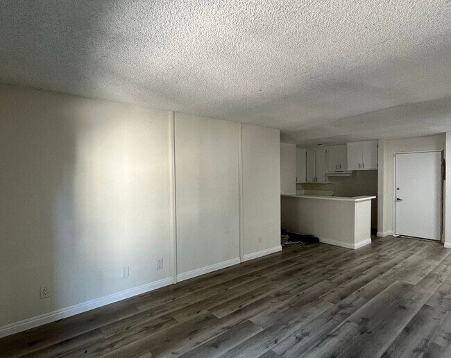 Building Photo - 9010 Tobias Ave