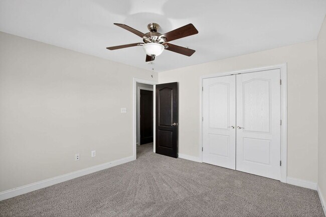 Building Photo - 46809 Shelton Dr