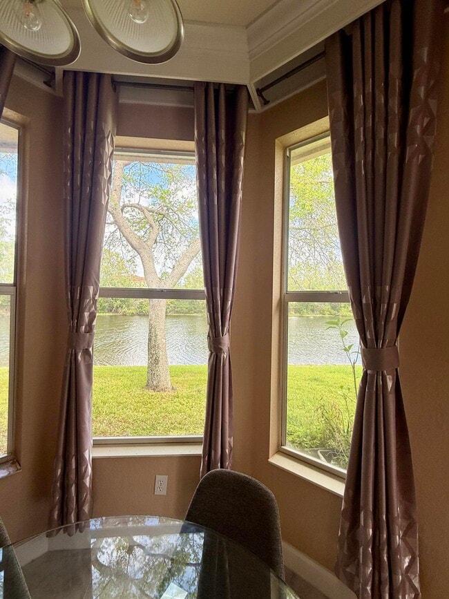 Building Photo - 1763 SW Newport Cir