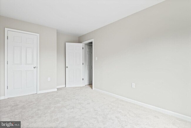 Building Photo - 57 Adams Dr NE