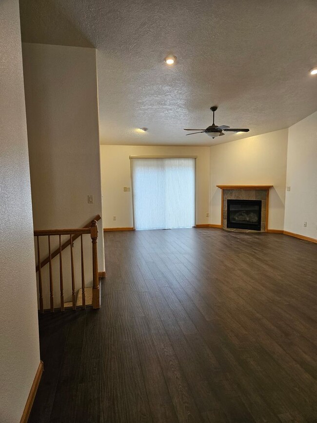 Building Photo - Beautiful 4 bedroom home in West Greeley a...