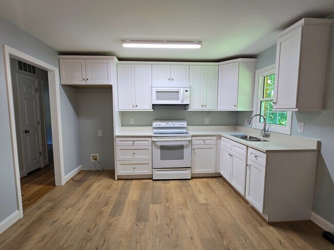 Building Photo - 1274 Tredwell Dr