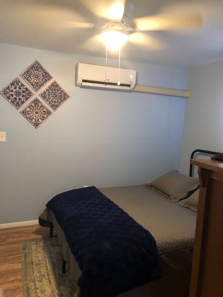 Building Photo - 801 11th Ave W