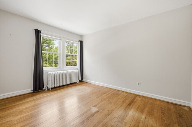 Building Photo - 1500 44th St NW