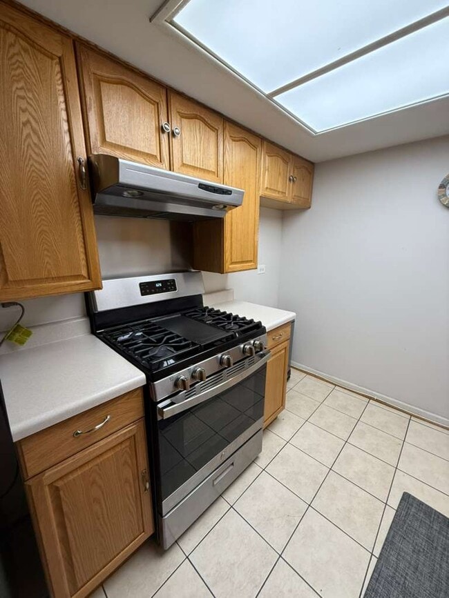 Building Photo - 1410 Whispering Springs Cir