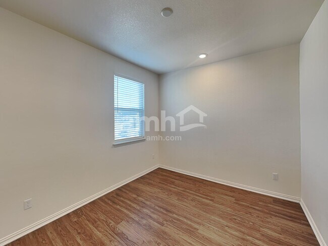 Building Photo - 2723 Spencebrook