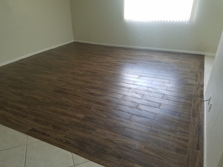 Building Photo - 3645 Boca Ciega Dr