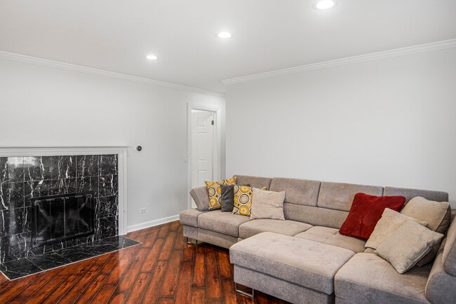 Building Photo - 1168 Middlebury Ln