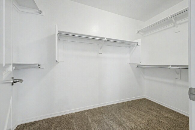 Building Photo - 2934 N 71st Pl