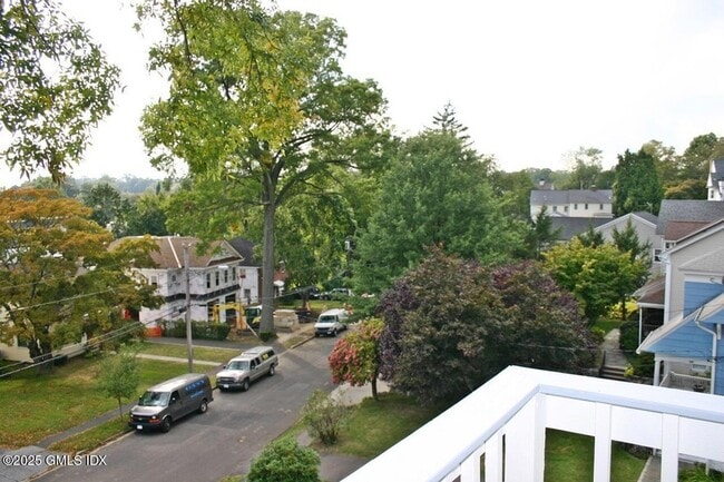 Building Photo - 30 Woodland Dr