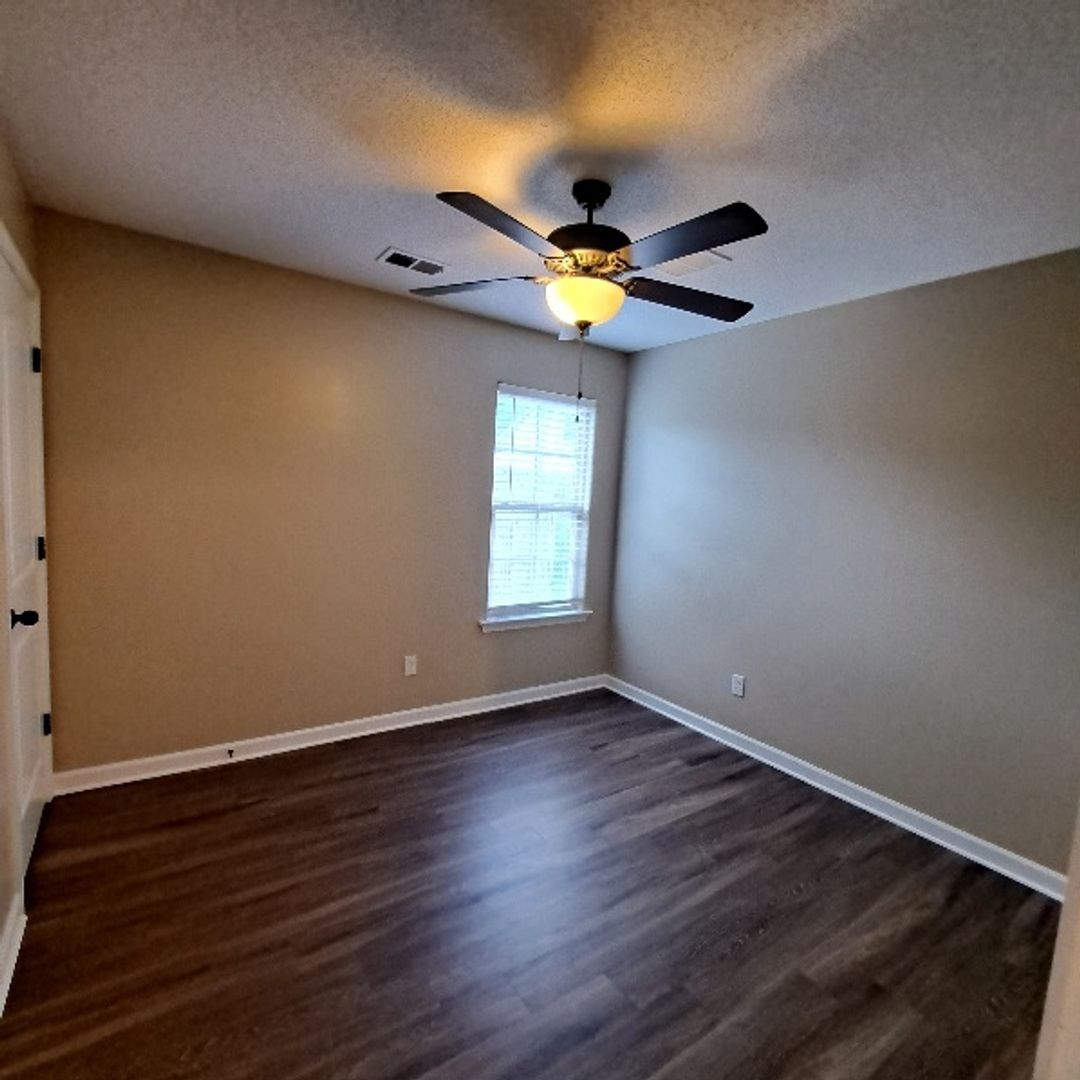 Building Photo - 407 Springer Cv