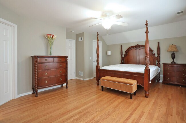 Building Photo - 21911 W Tori Ln