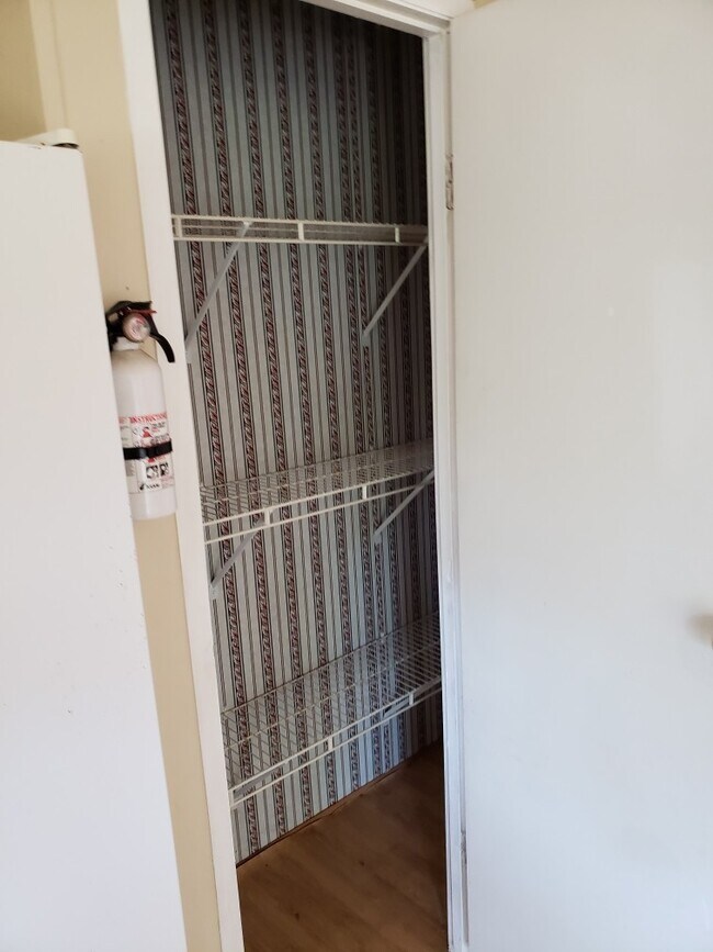 Building Photo - New on Market!