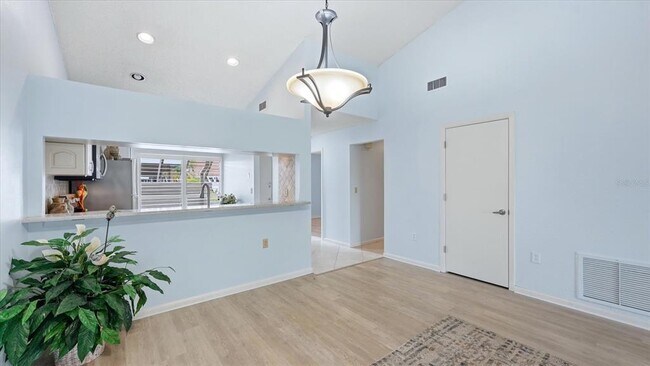Building Photo - 5350 Myrtle Wood