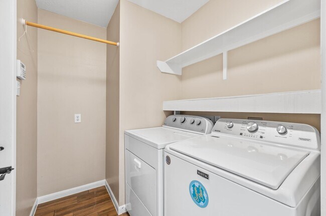 Building Photo - 227 Mammoth Springs Ln