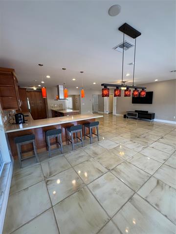 Building Photo - 5200 Riviera Dr