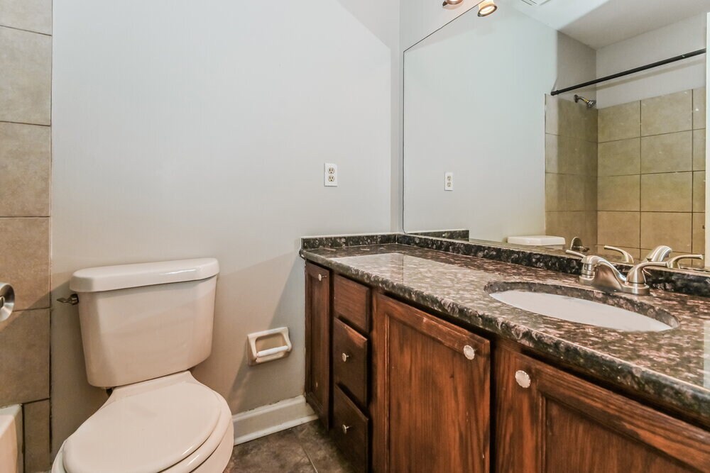 Building Photo - 4864 Barkshire Dr