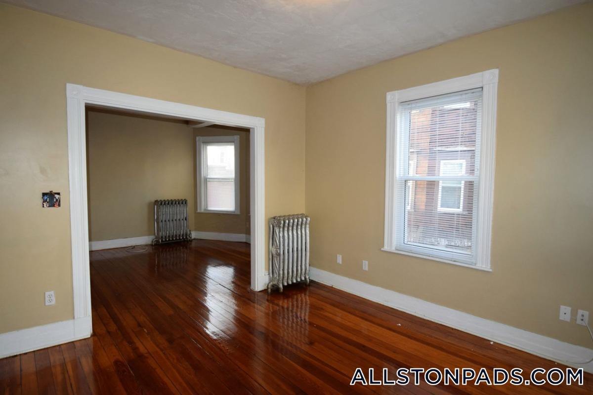 Building Photo - 6 Haskell St