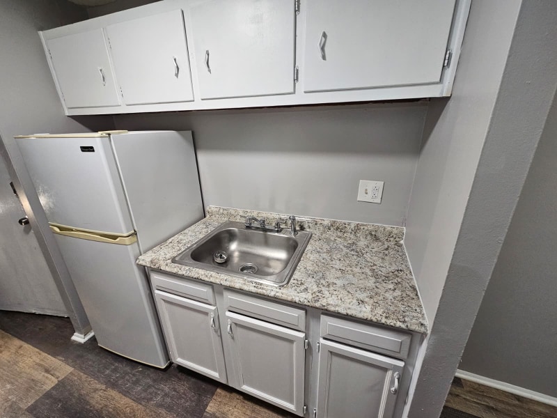 Building Photo - 13540 Superior Rd