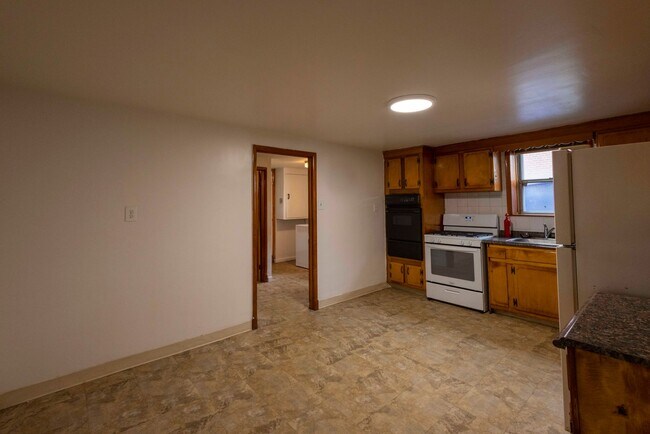 Building Photo - 4806 Sipple Ave