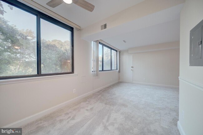 Building Photo - 515 N Armistead St