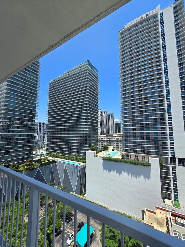 Building Photo - 1250 S Miami Ave