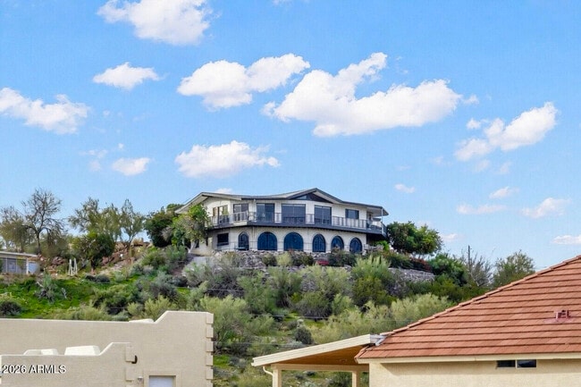 Building Photo - 322 N Cleopatra St