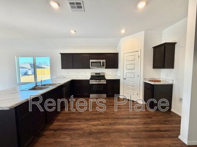 Building Photo - 1107 W Lawton Rd