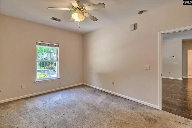 Building Photo - 389 Northwood St