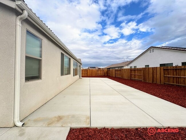 Building Photo - Stunning Newly Built Home in the Southwest!