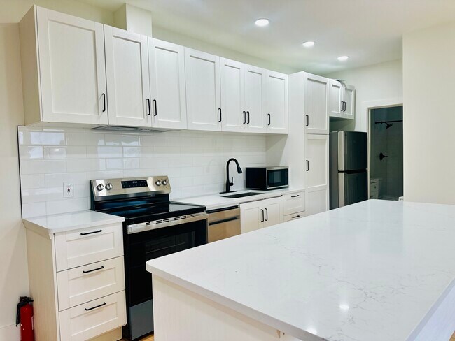 Building Photo - 1401 N 36th St