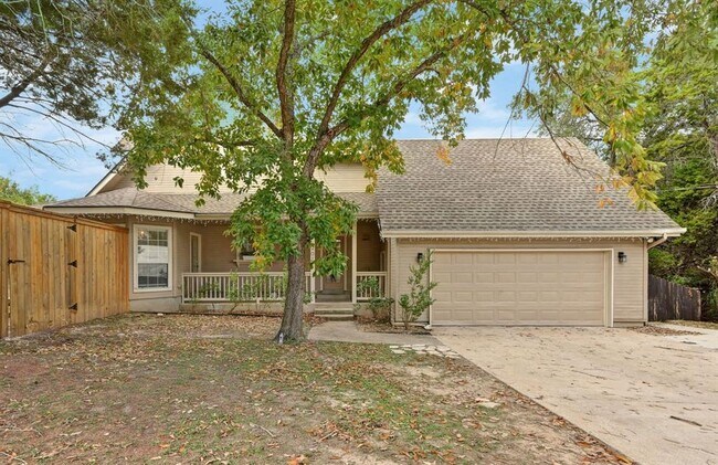 Building Photo - 201 Comanche Camp