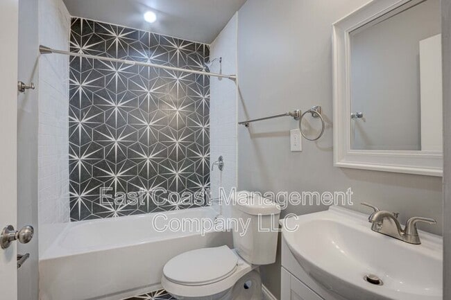 Building Photo - 2619 Loyola Northway