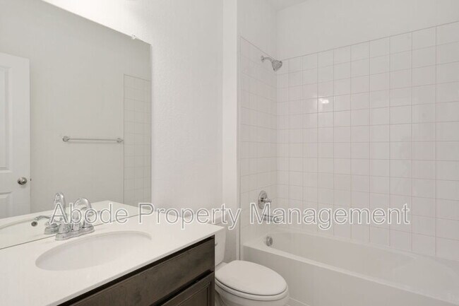 Building Photo - 2418 Cottongrass Ave