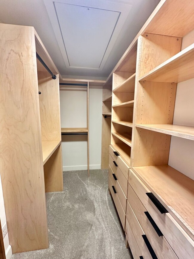 Building Photo - 3 Bedroom 2 Bath House