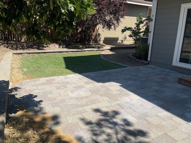 Building Photo - COMING SOON! Beautiful Home with Stunning ...