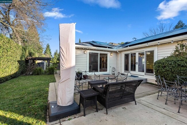 Building Photo - 10 Jolie Ln