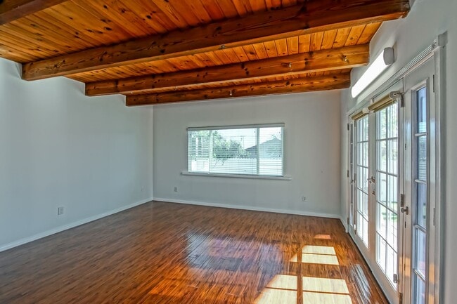 Building Photo - SPACIOUS & AIRY, GOLDEN TRIANGLE 4BR3BA HOME W/ CITY/MOUNTAIN VIEWS, OPEN & AIRY LIVING SPACE & S...