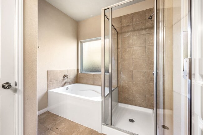 Building Photo - Spacious Home in Rancho Sienna!!!