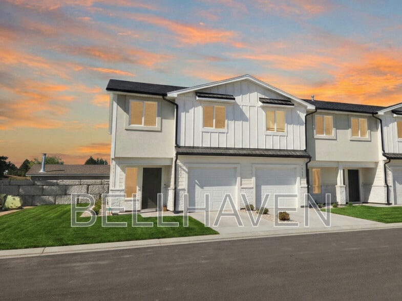 Building Photo - Skyline Manor
