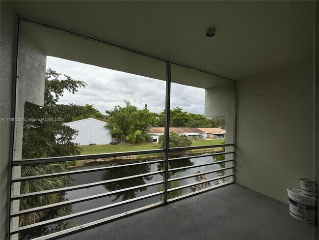 Building Photo - 4215 N University Dr