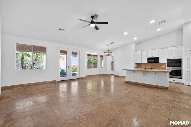 Building Photo - 7742 E Los Gatos Dr